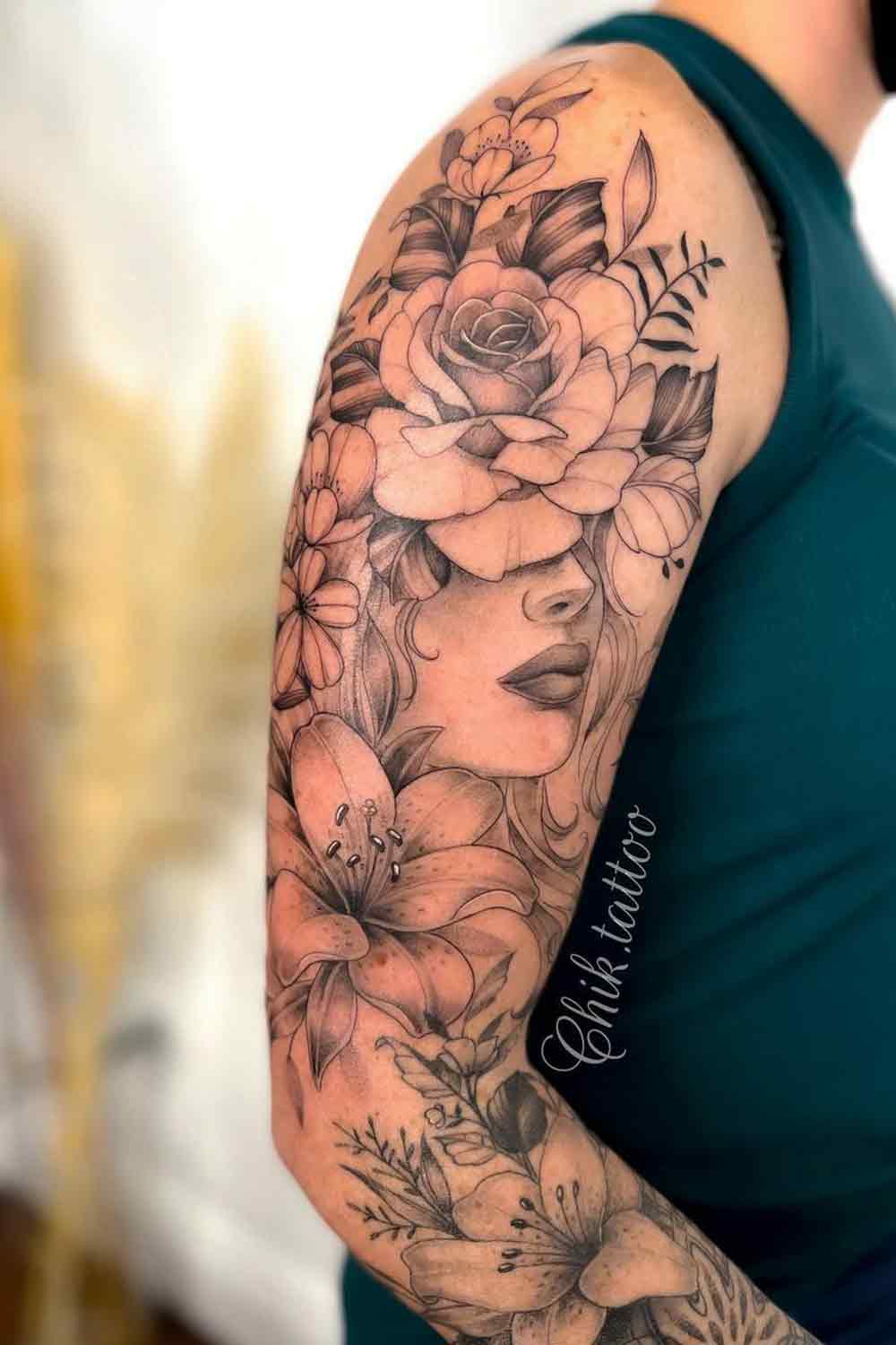 tatuagem-floral-na-parte-superior-do-braco-1 