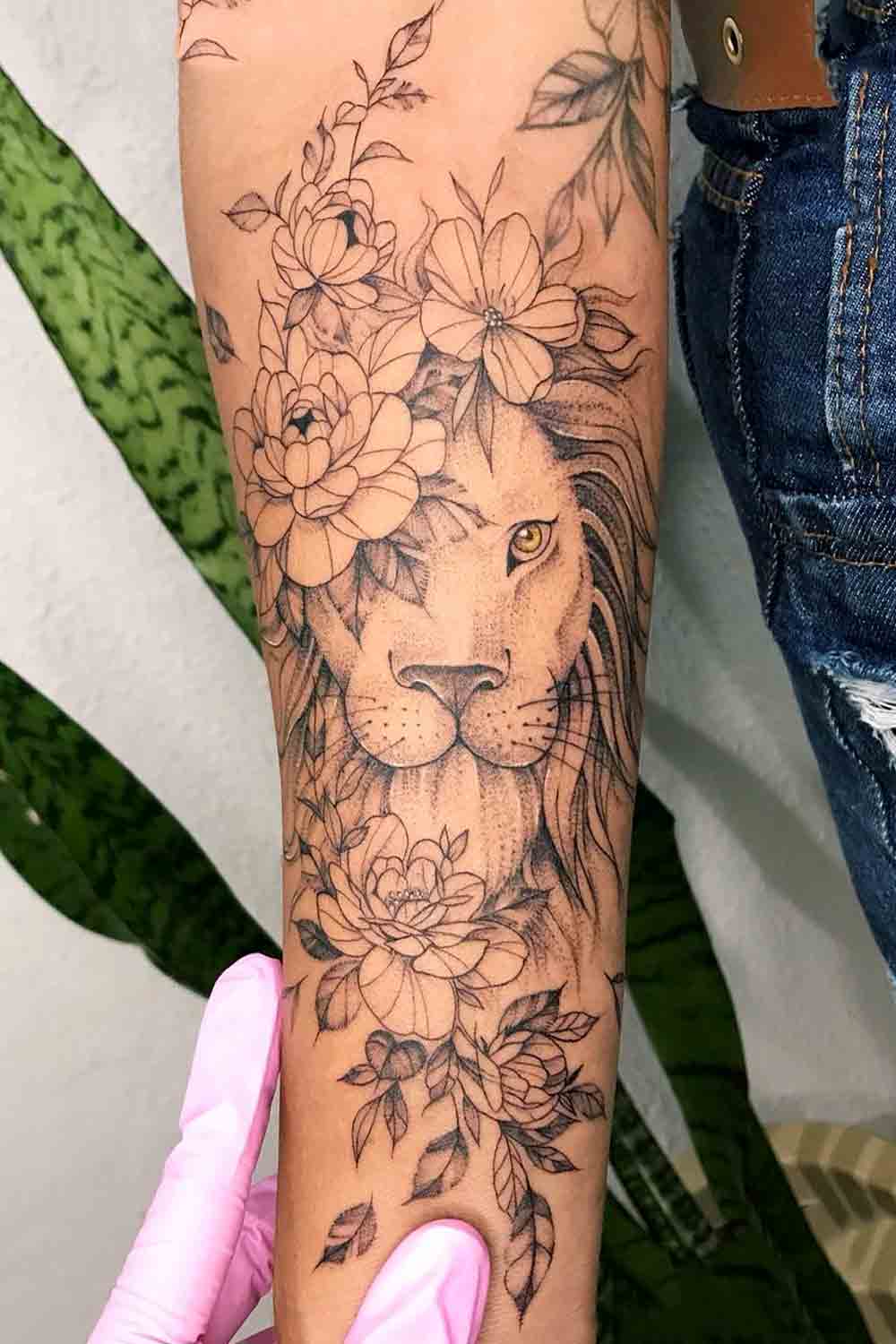 tatuagem-de-leao-feminina-no-antebraco-2021 