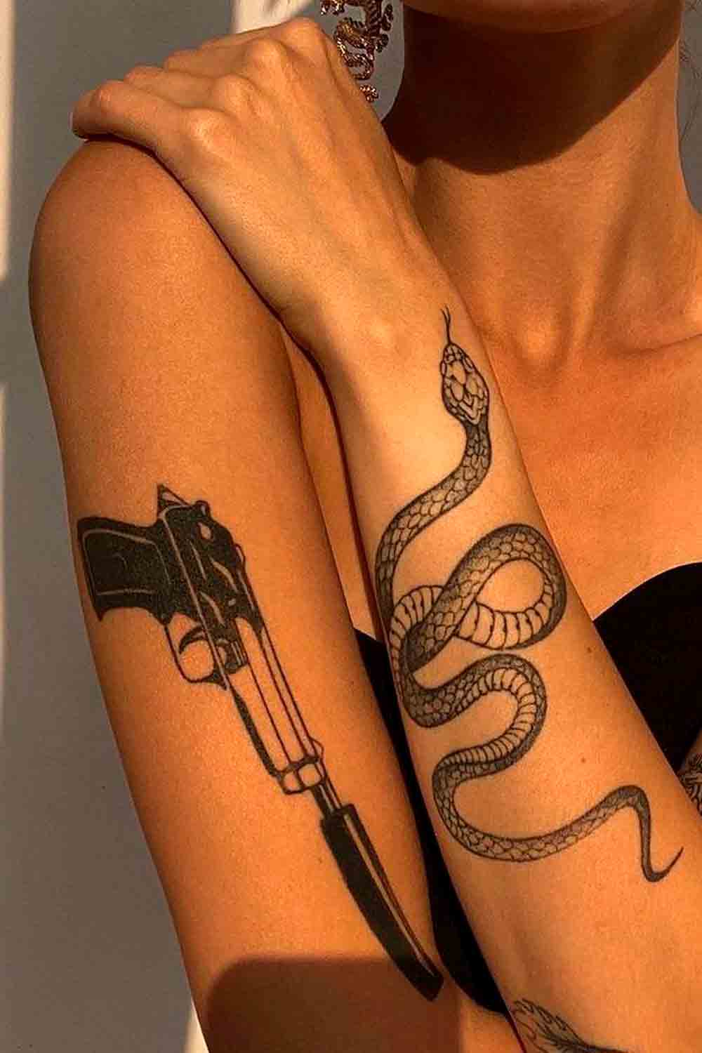 Tatuagens-femininas-no-antebraco-de-cobra 