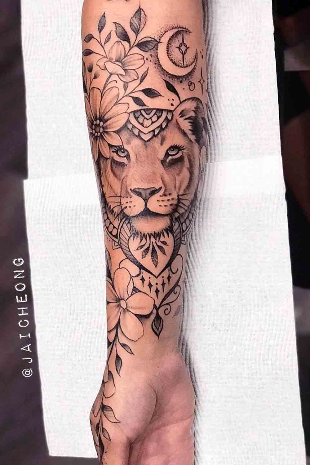 tatuagem-de-leoa-no-antebraco-1 