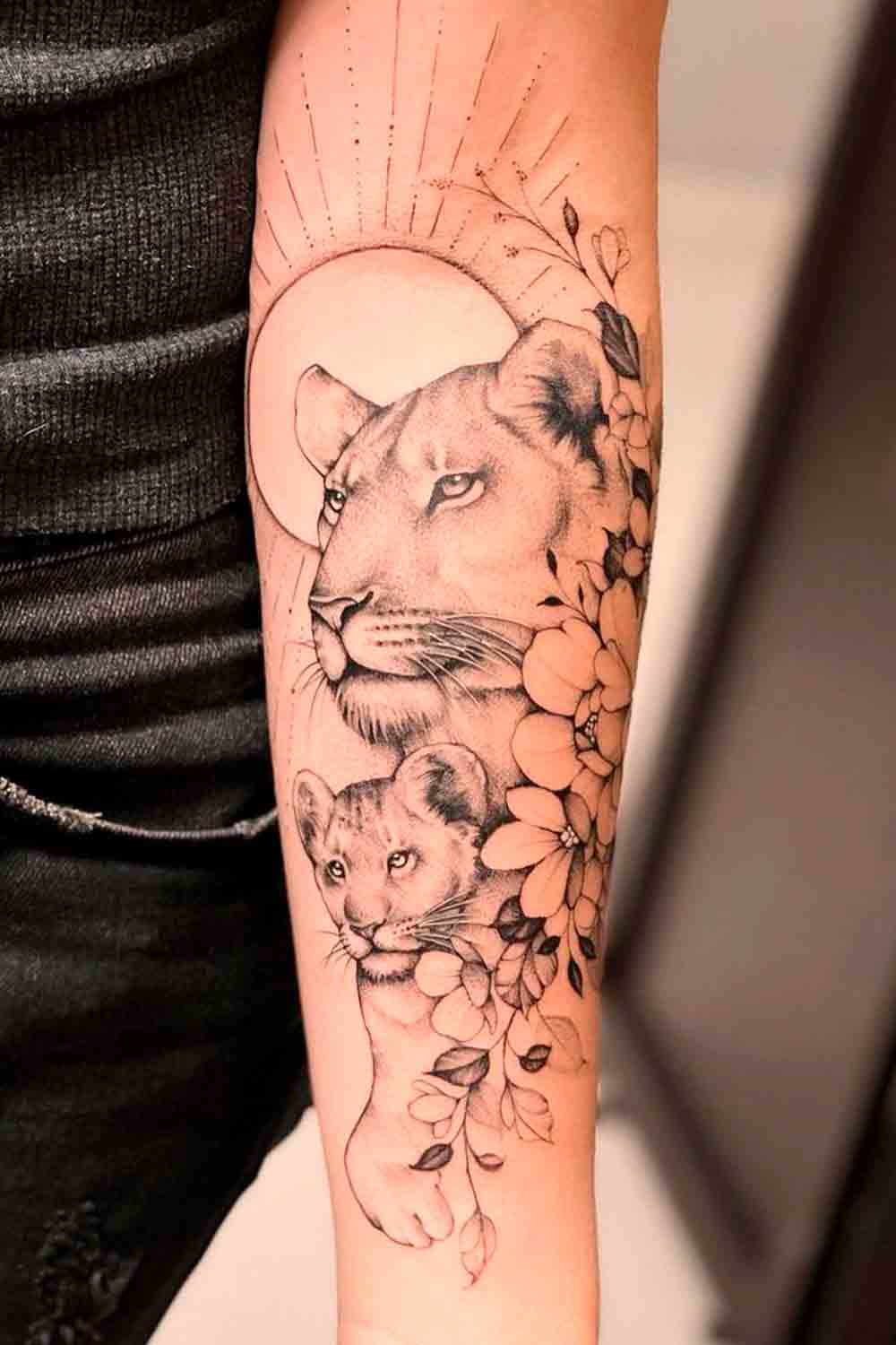 tatuagem-de-leoa-no-antebraco 