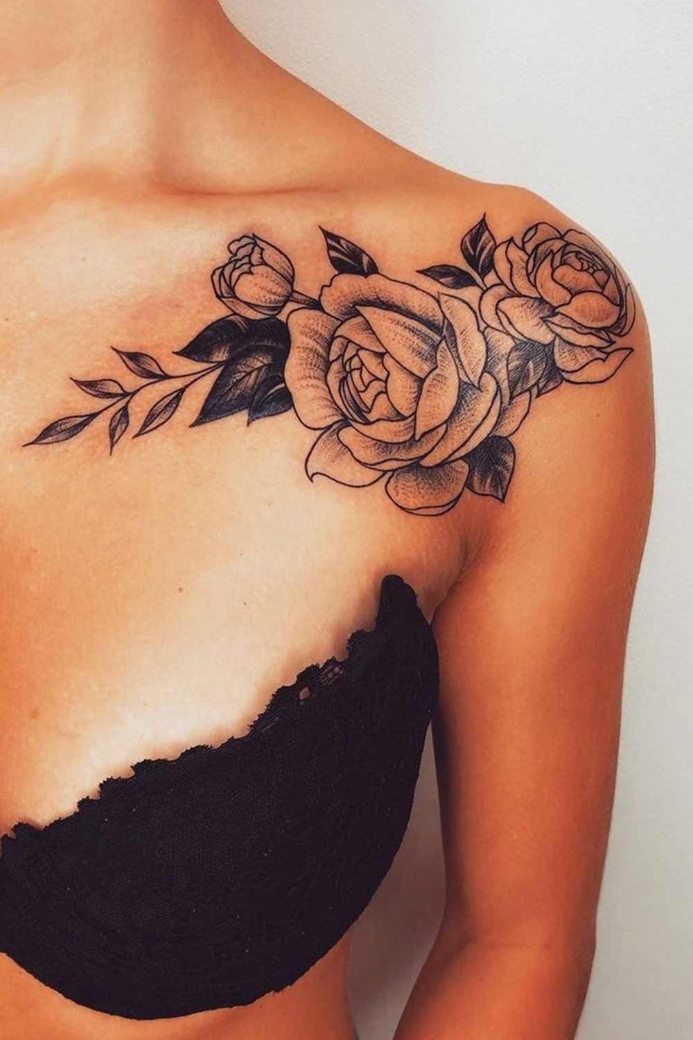 1-Tatuagem-floral-no-ombro-@goodtattooclub 