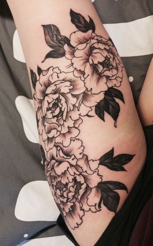 Tatuagens-na-coxa-de-flores-24-1 