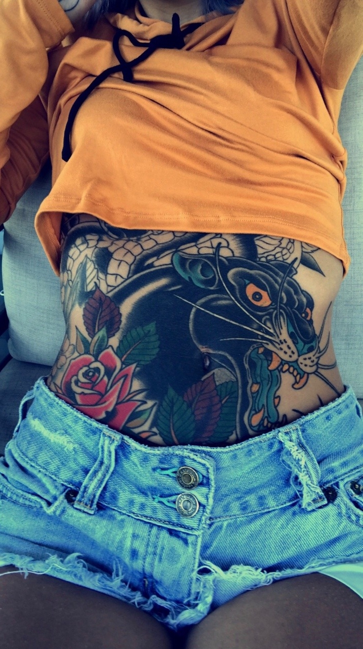 Tatuagens-na-barriga-feminina-9 