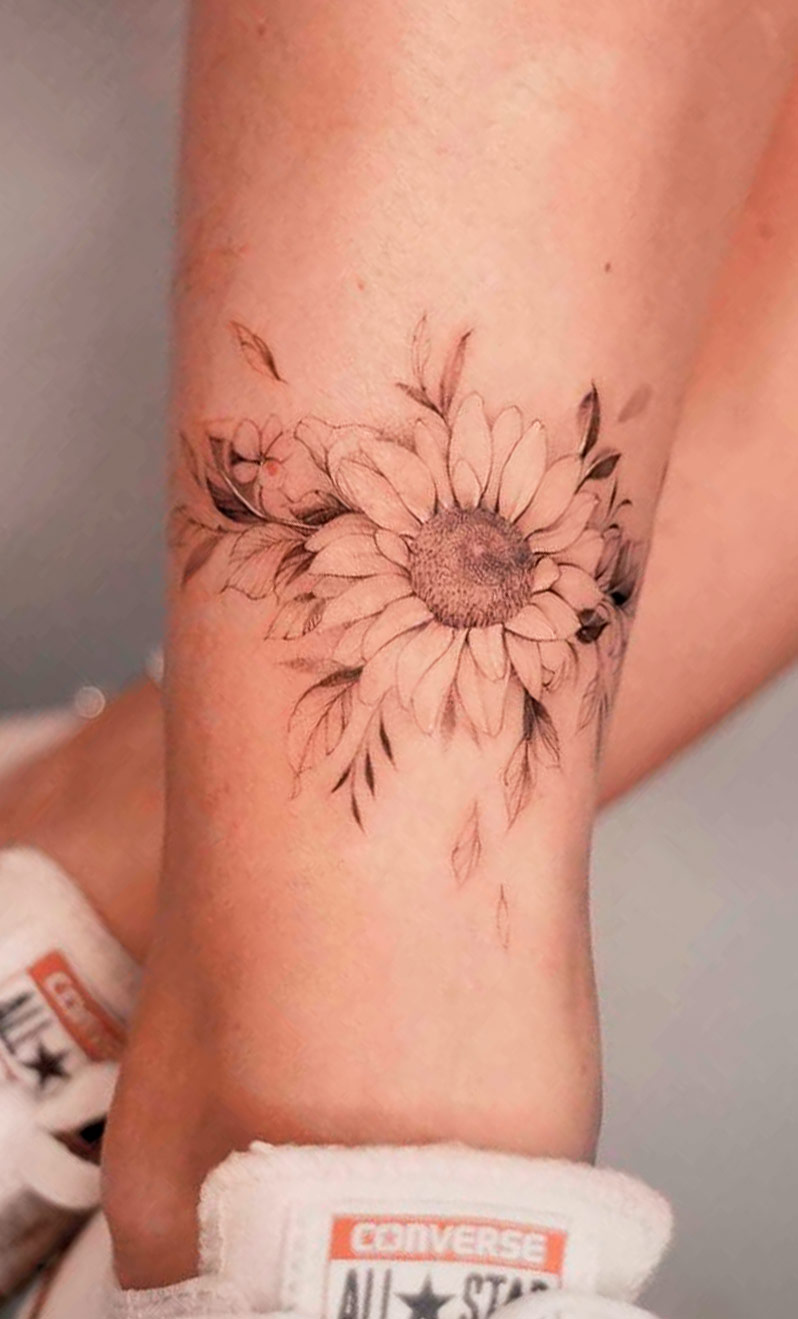 tatuagem-de-girassol-no-tornozelo-feminino 