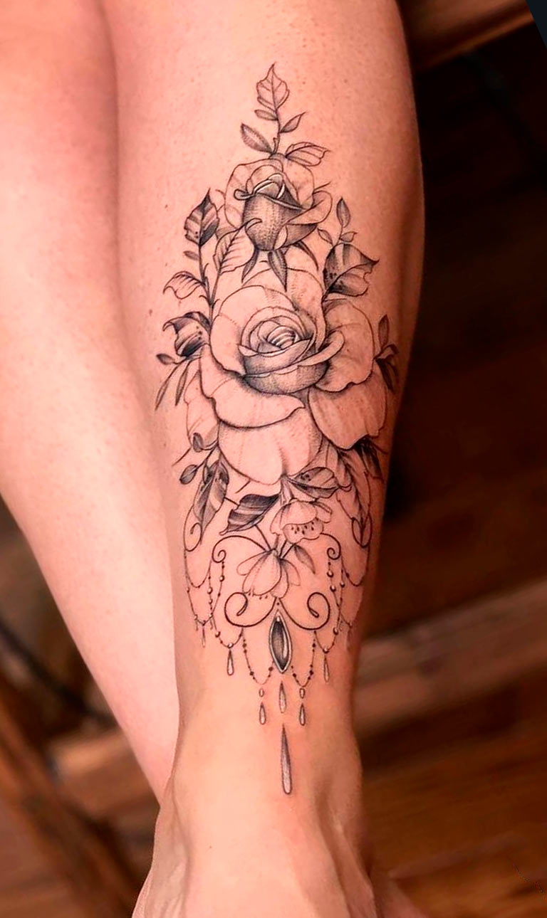 tatuagem-de-rosa-no-tornozelo-feminino 