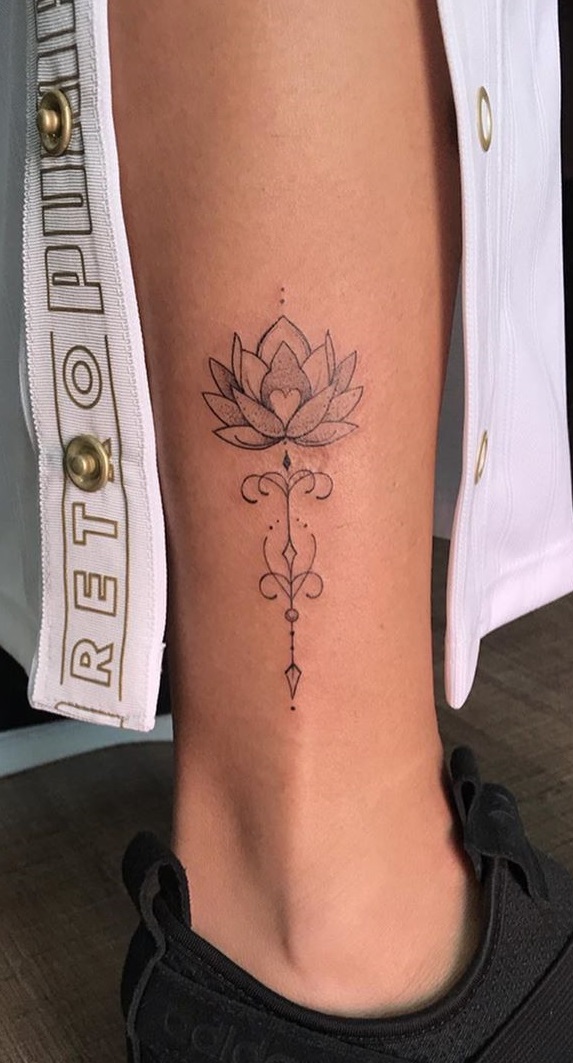 tatuagem-feminina-no-pé-15 