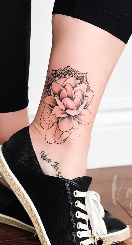 tatuagem-feminina-no-pé-19 