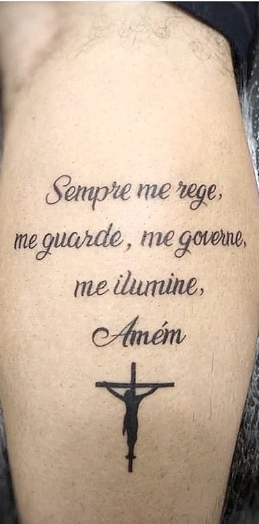 Tatuagens-escritas-em-homenagem-a-Deus-3 