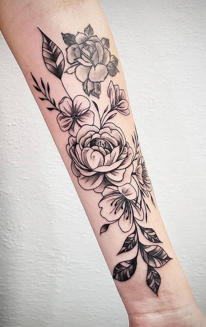 Tatuagens-floridas-no-antebraço-14 