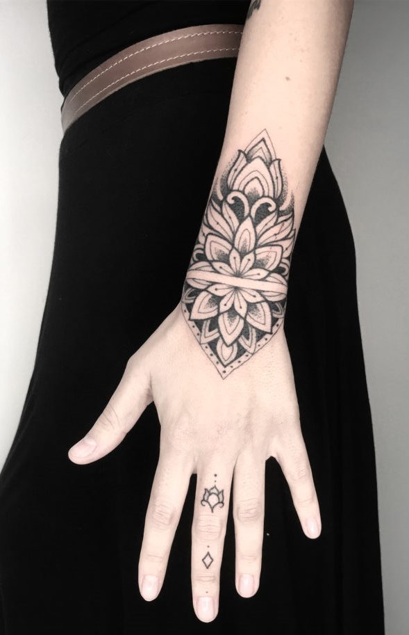 Tatuagens-na-mão-69 
