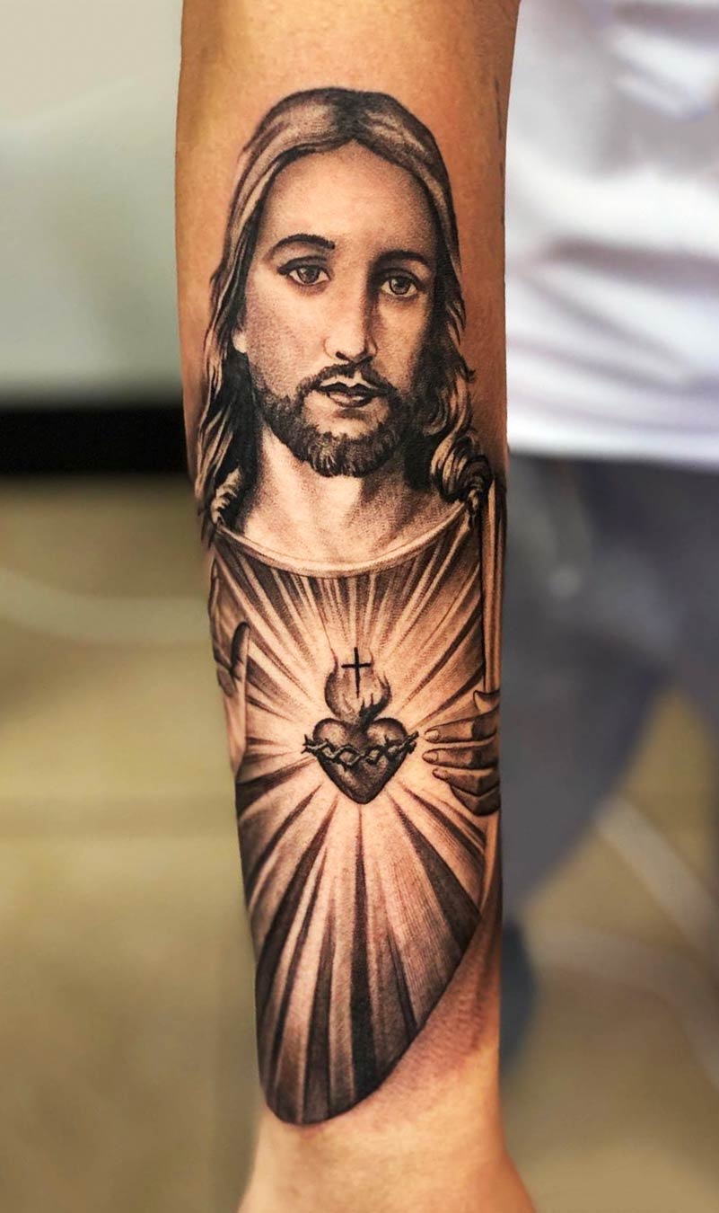 tatuagem-de-jesus-cristo-no-antebraco-2020 