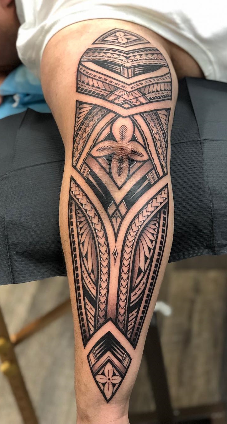 tatuagem-maori-na-perna 