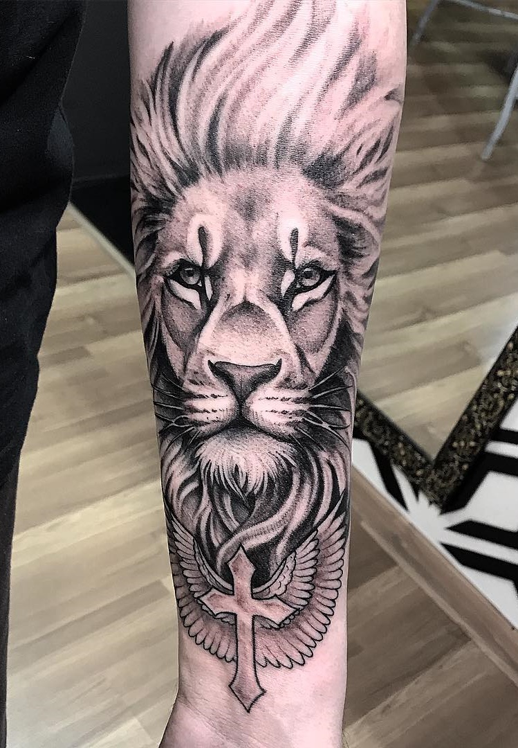 tatuagens-de-leão-masculinas-67 