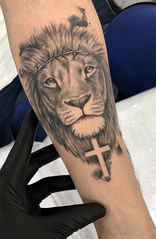 tatuagens-de-leão-masculinas-68 