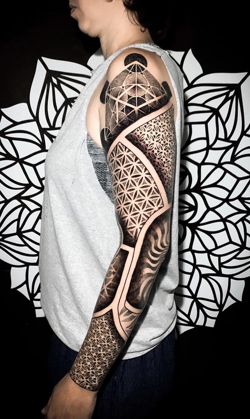 braços-fechados-de-tatuagens-geométricas-6 