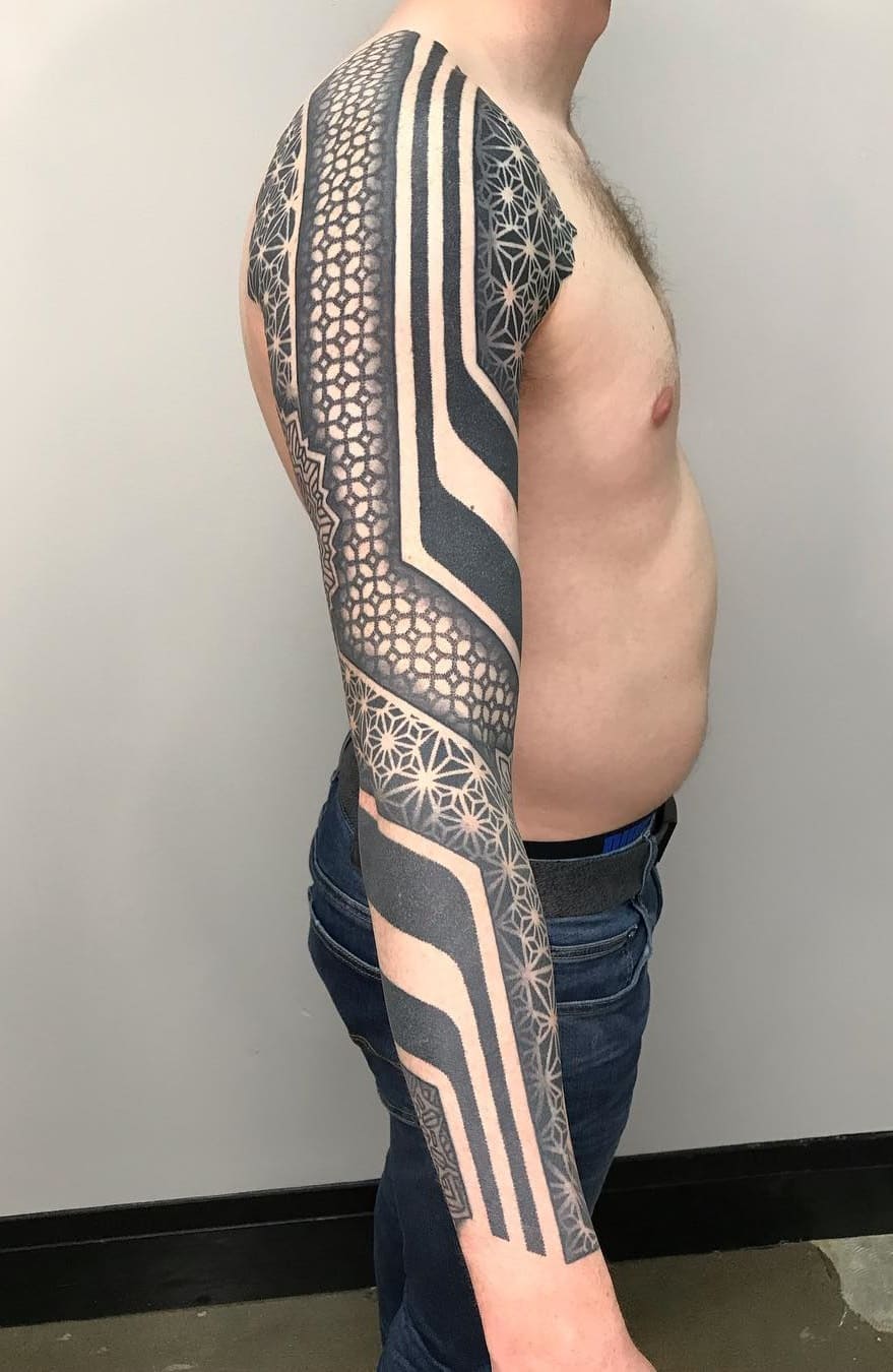braços-fechados-de-tatuagens-geométricas-7 