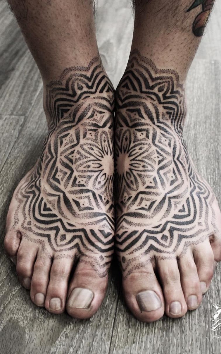 tatuagem-geométrica-no-pé 