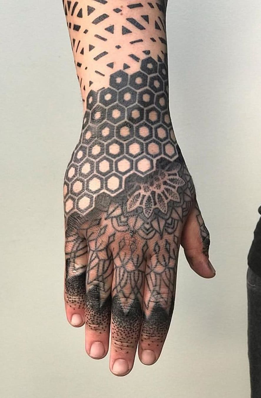 tatuagem-geométricas-na-mão-2 