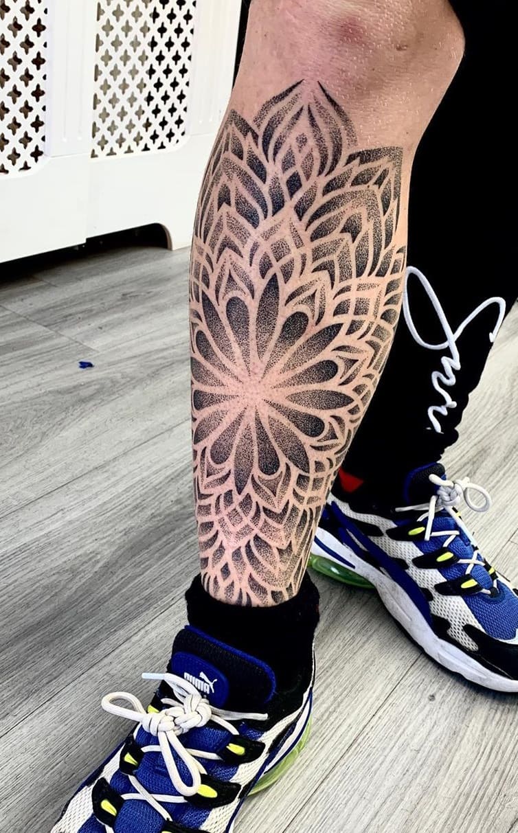tatuagens-geométricas-na-perna-10 