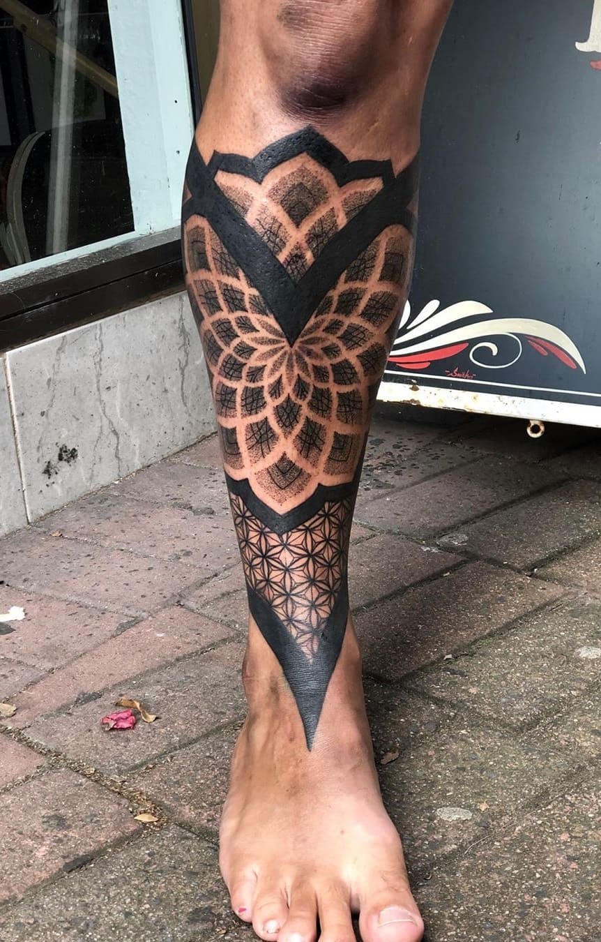 tatuagens-geométricas-na-perna-15 