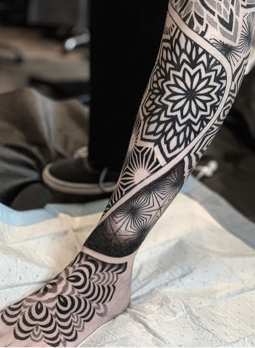 tatuagens-geométricas-na-perna-2 