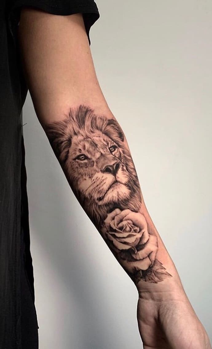 fotos-de-tatuagens-de-leão-femininas-22 