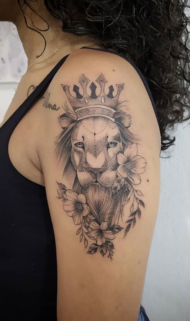 fotos-de-tatuagens-de-leão-femininas-4 