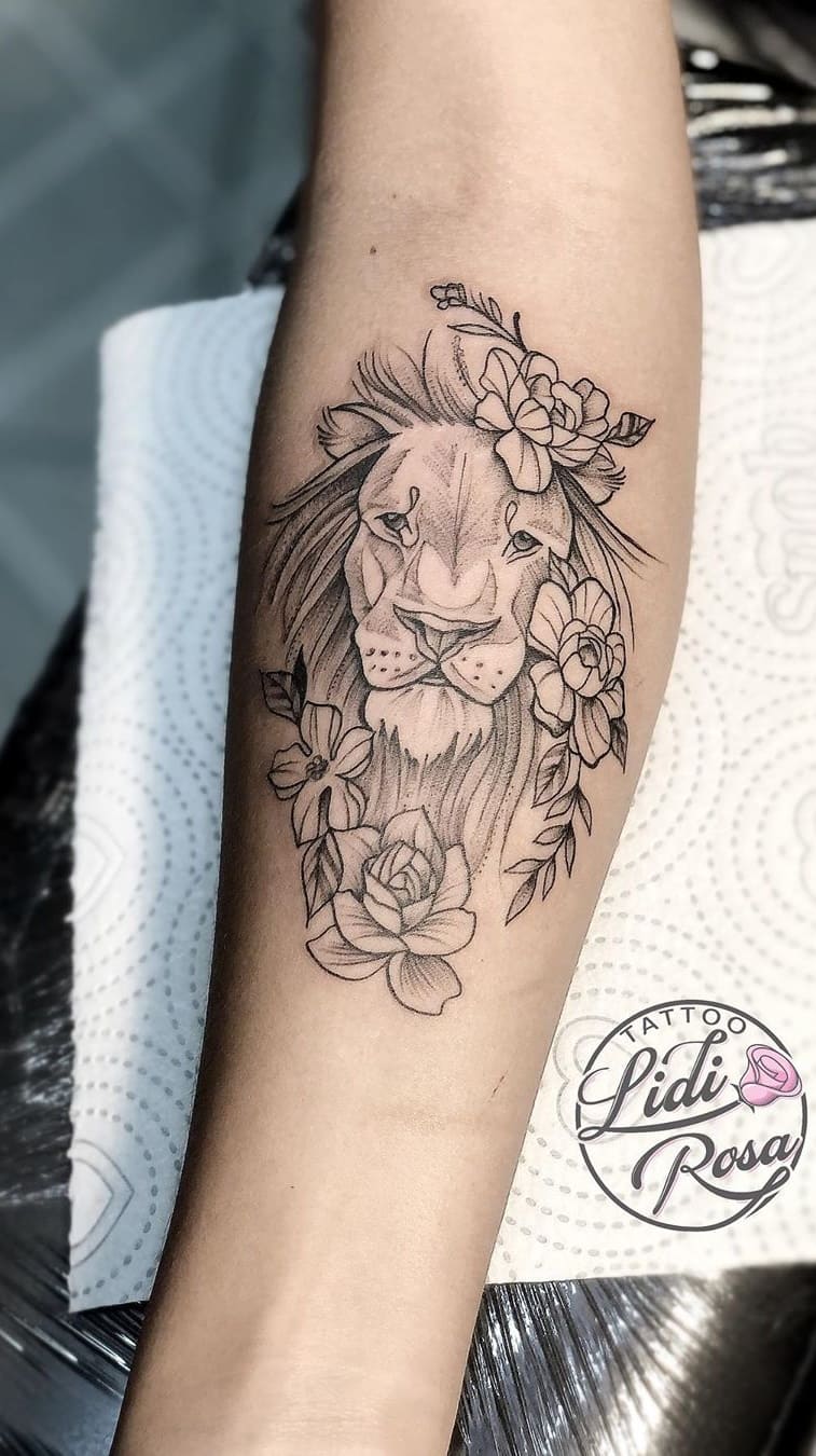 fotos-de-tatuagens-de-leão-femininas-5 