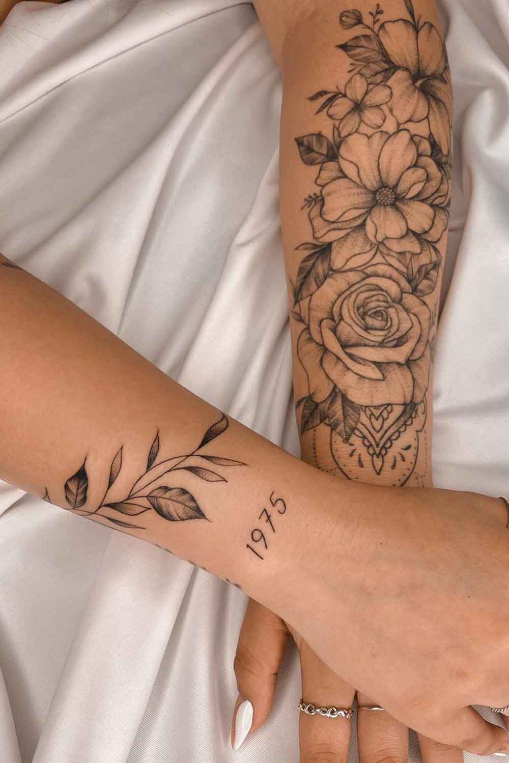 tatuagem-floral-no-antebraco-2023 