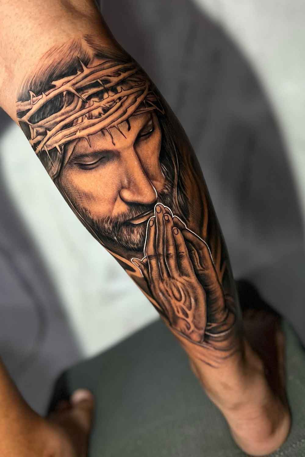 tatuagem-de-jesus-na-perna 