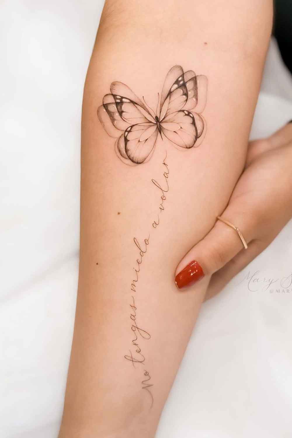 tatuagem-de-borboleta-com-frase 