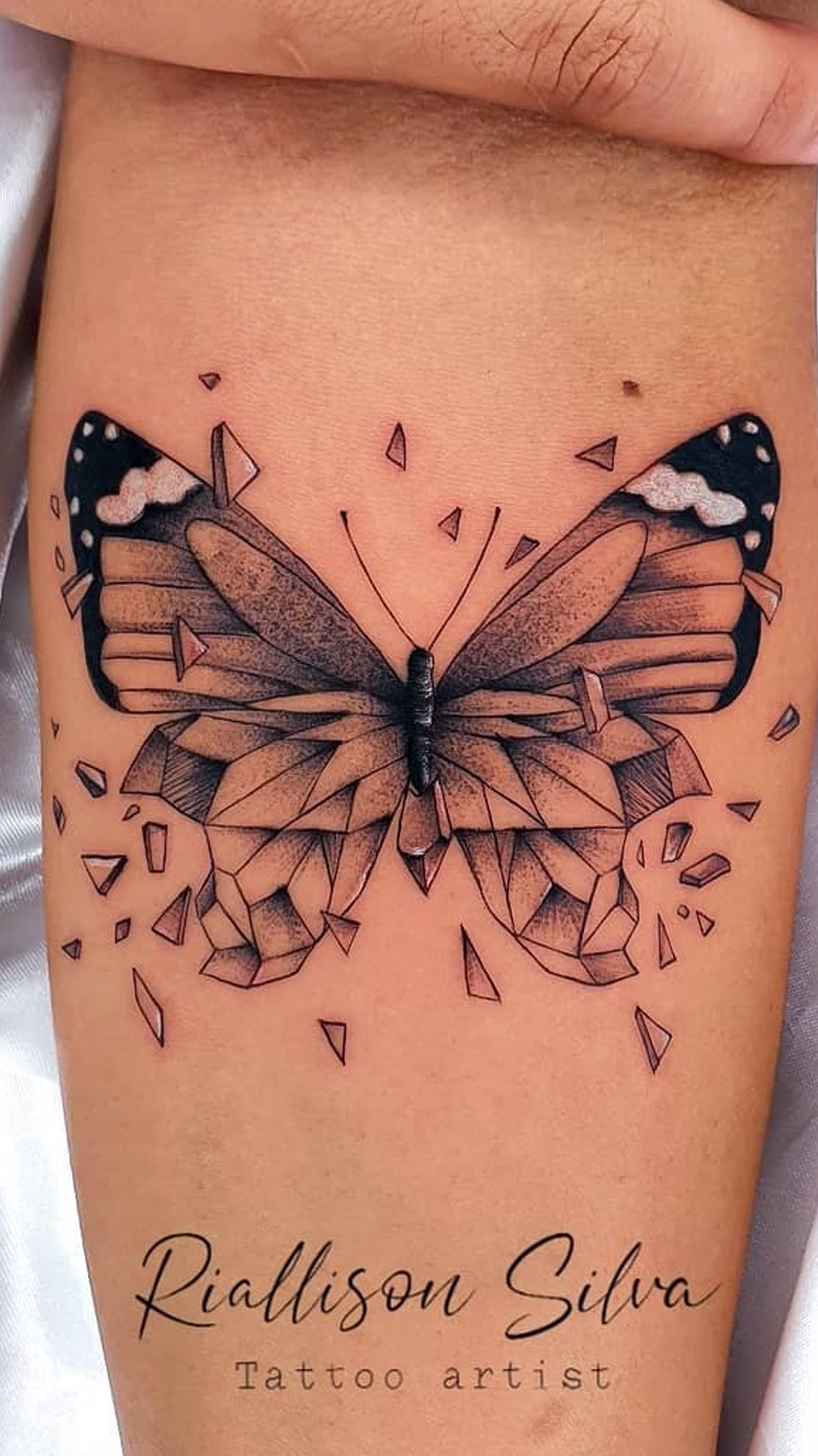 tatuagem-de-borboleta-no-braco-14 