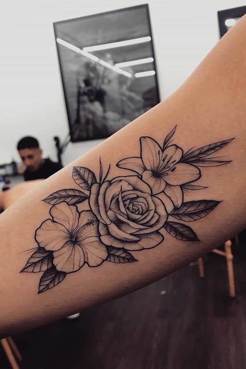 2-tatuagem-floral-no-braco-@lucasmilk 