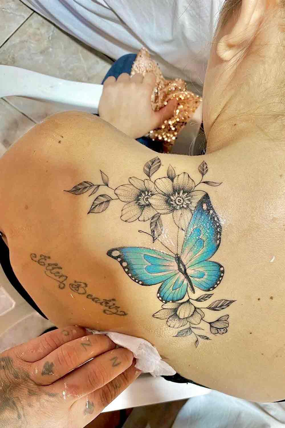 Tatuagens-Femininas-no-Ombro-Borboletas-2 
