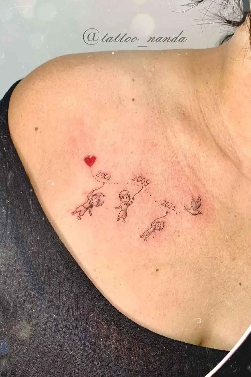 tatuagem-em-homenagem-aos-filhos-no-ombro 