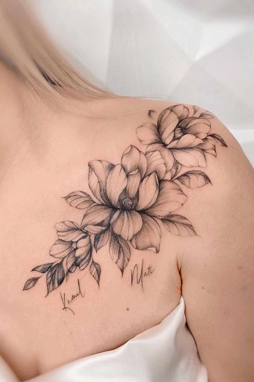 tatuagem-floral-no-ombro-2022 
