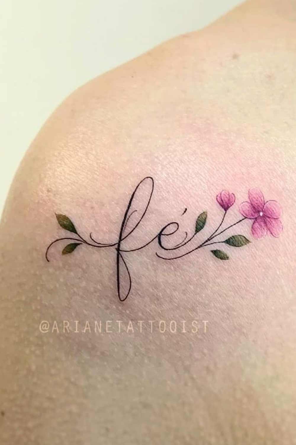 tatuagens-femininas-no-ombro-pequenas-16 
