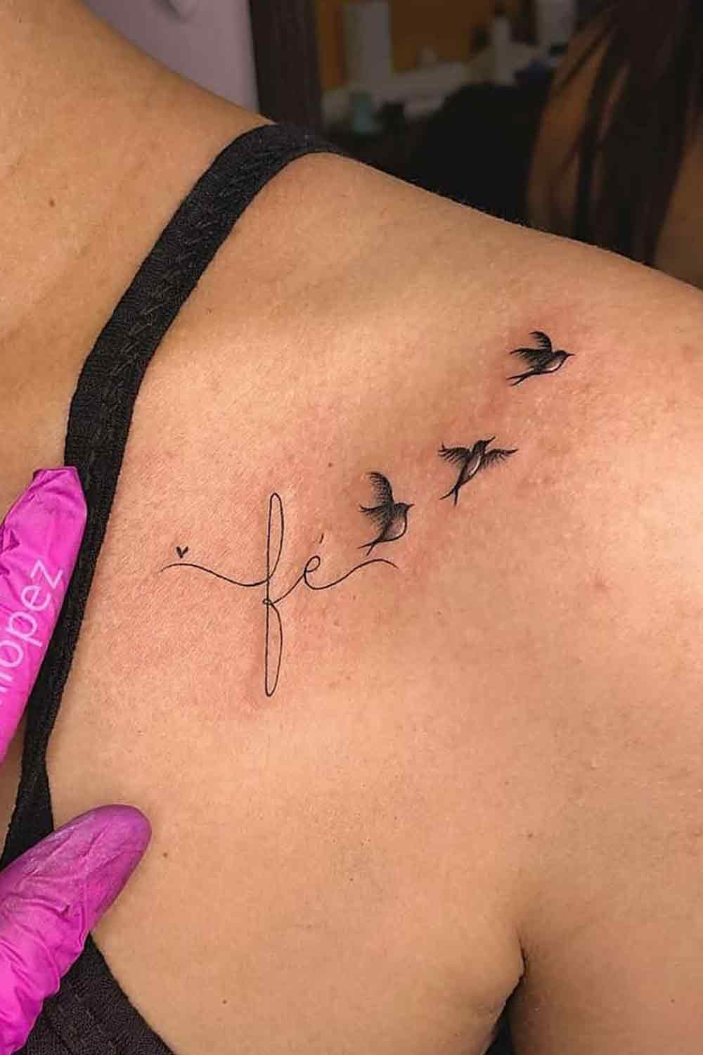 tatuagens-femininas-no-ombroo-18 