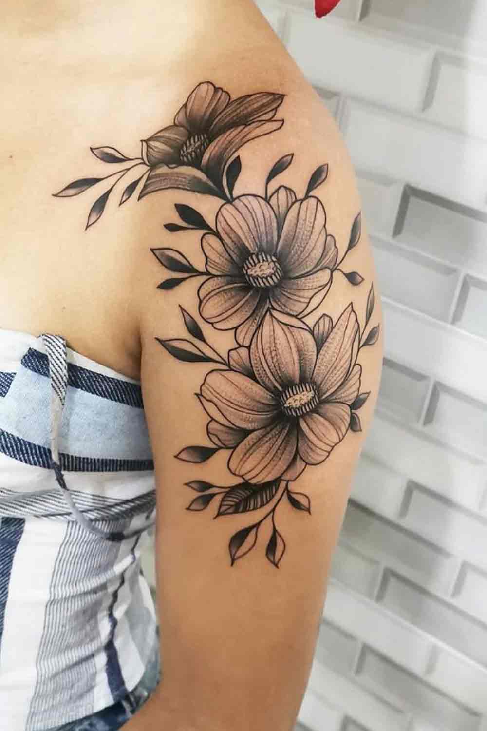 tatuagens-florais-no-ombro-29 