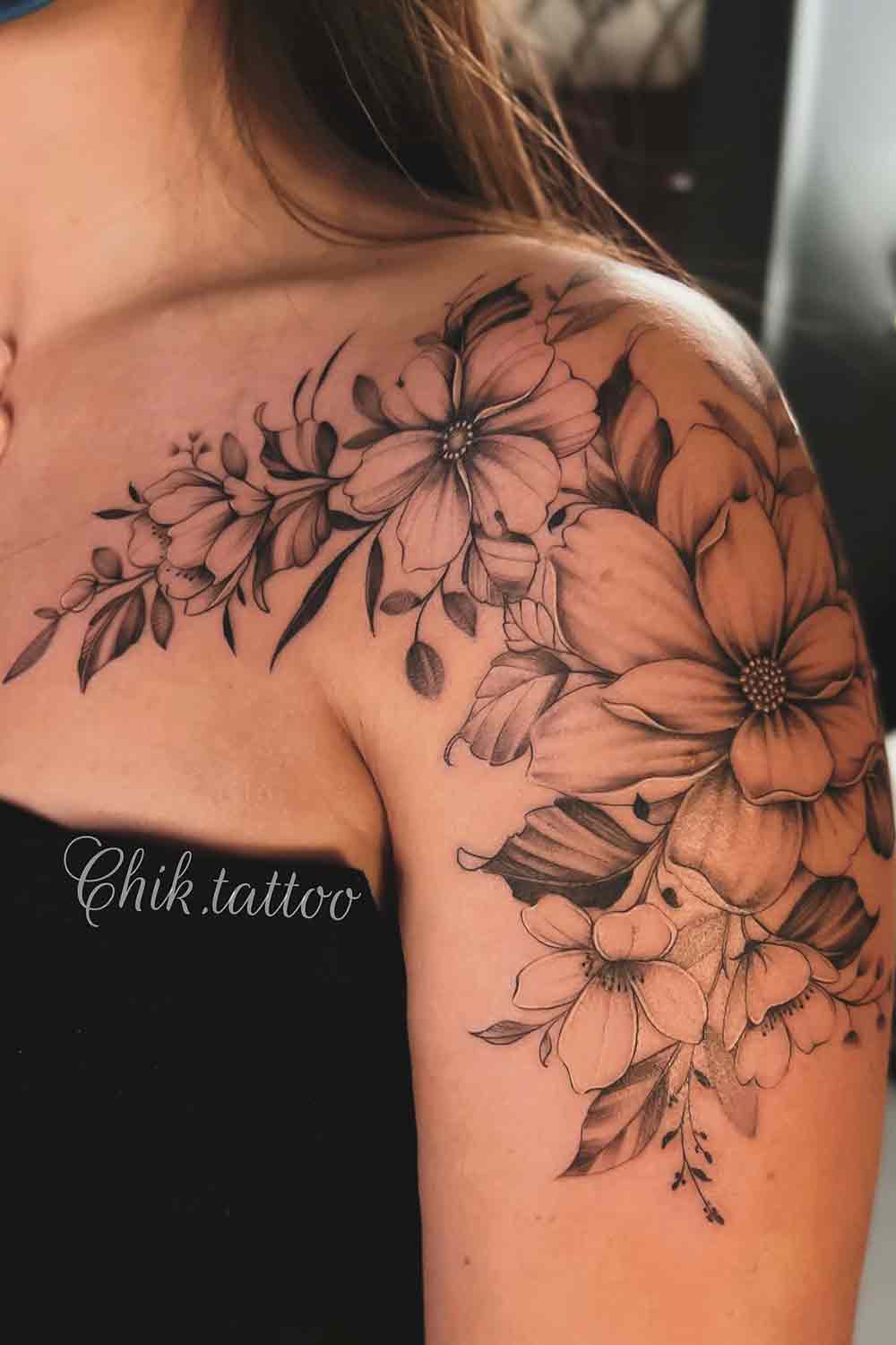 tatuagens-florais-no-ombro-feminino-3 