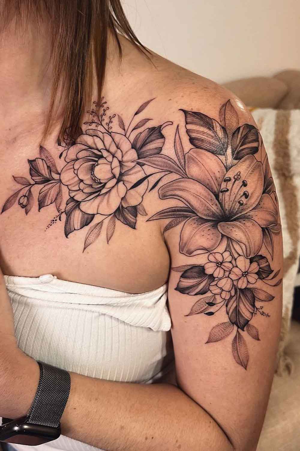 tatuagens-femininas-no-ombro-2024-10 