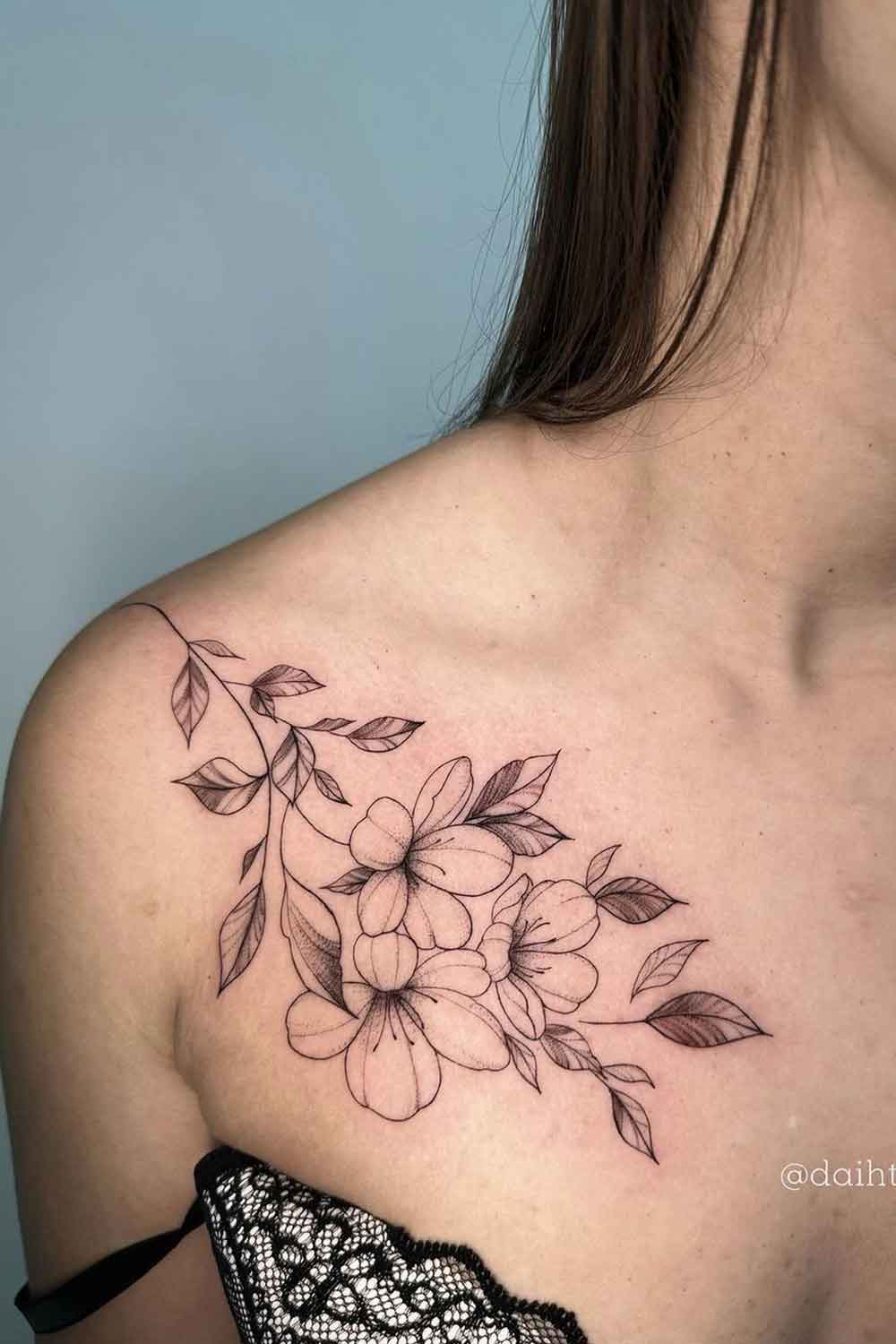 tatuagens-femininas-no-ombro-2024-13 
